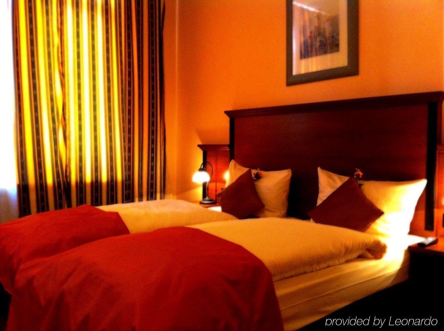 City Hotel West Frankfurt am Main Quarto foto